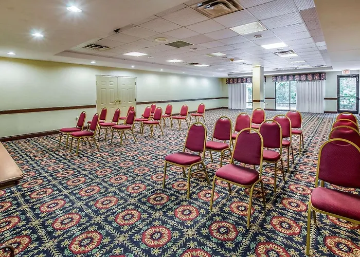 Savannah Gateway Hotel & Suites