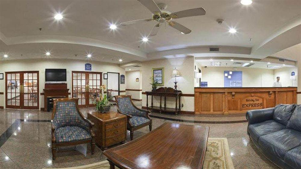 Hotel Savannah Gateway &