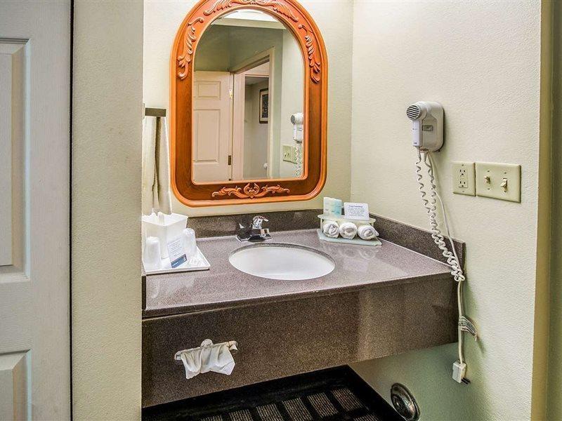 Hotel Savannah Gateway & 3*