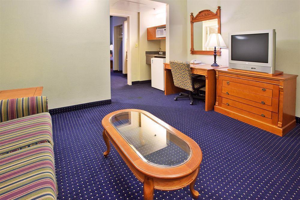 Savannah Gateway &