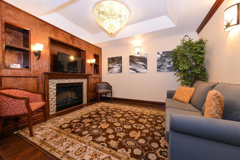 Savannah Gateway & Hotel 3*