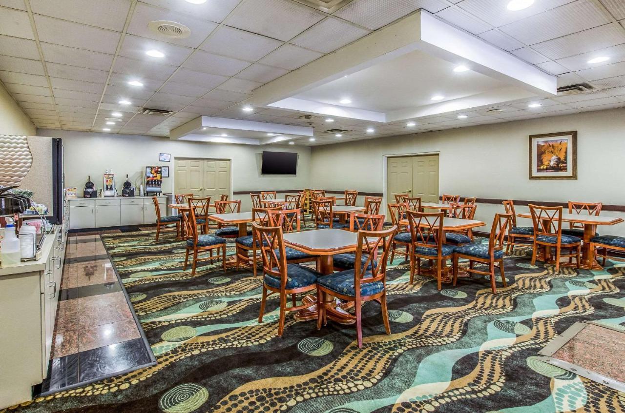Hotel Savannah Gateway &