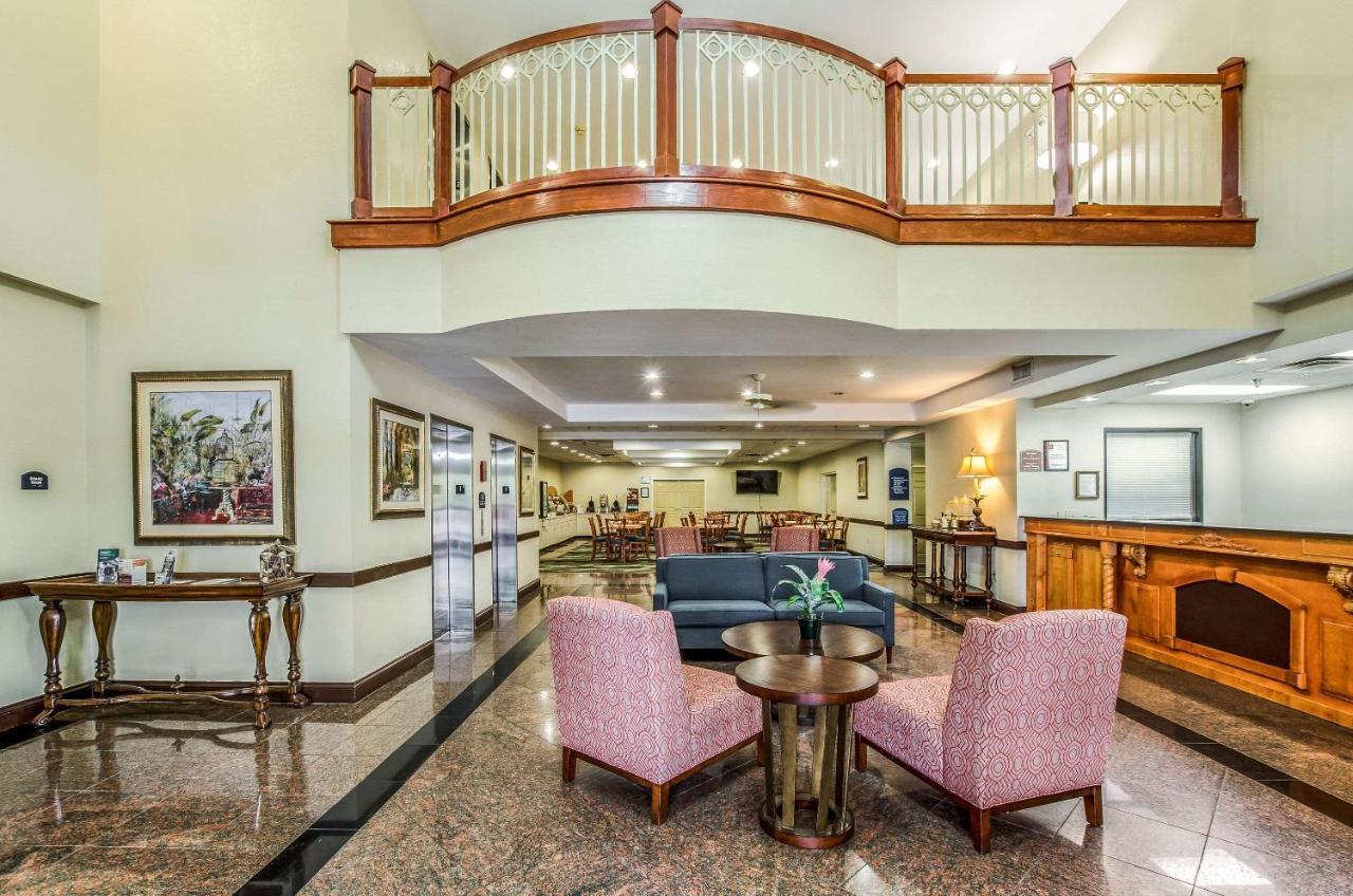 Savannah Gateway & 3*
