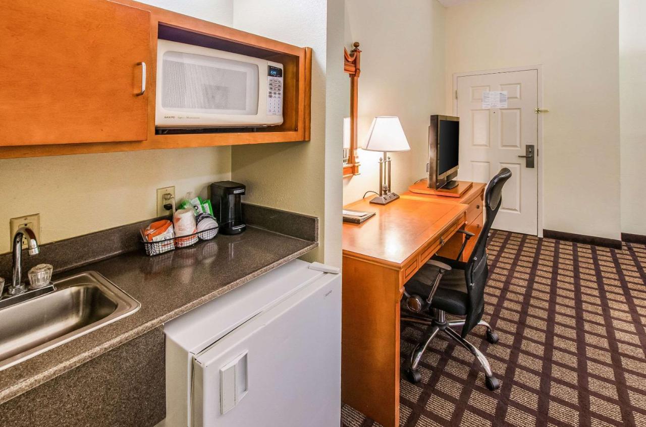 Hotel Savannah Gateway & 3*