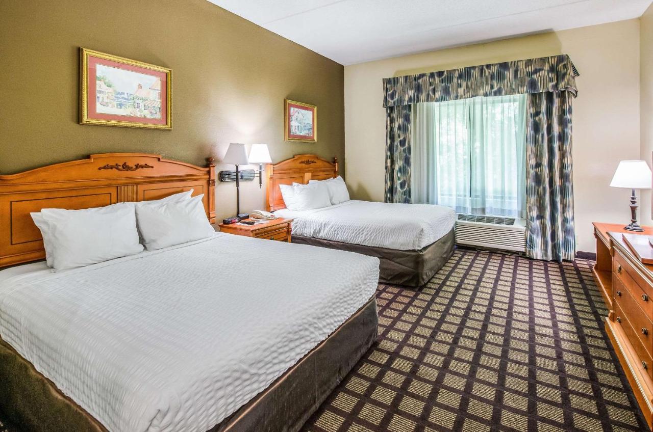 Hotel Savannah Gateway & 3*