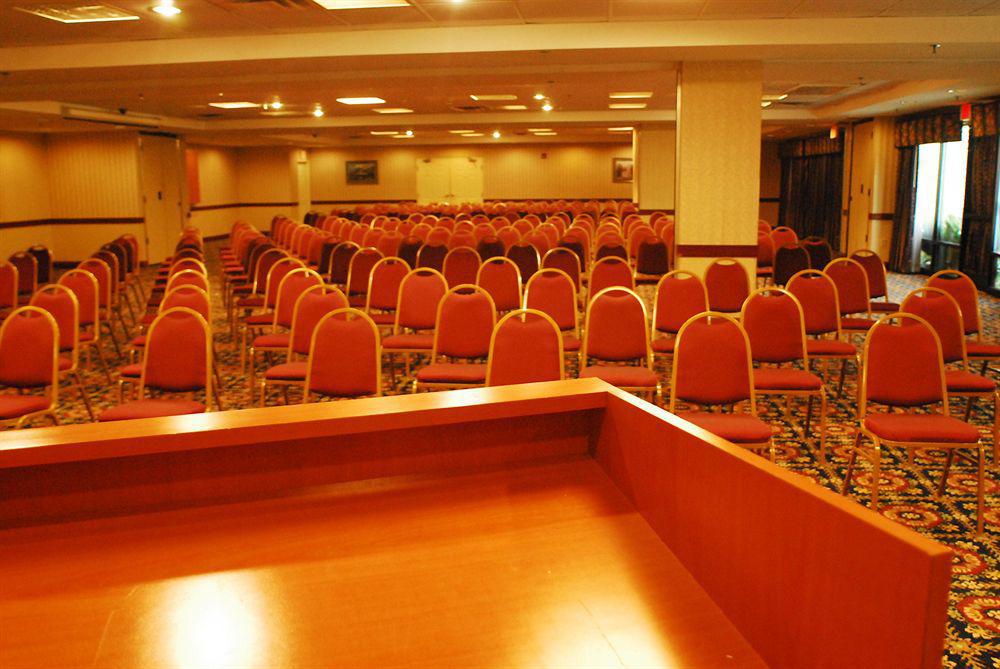 Hotel Savannah Gateway & 3*