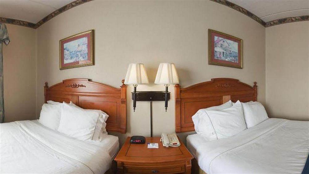 Hotel Savannah Gateway &